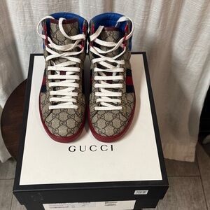 Gucci Men's Beige and Red Patterned Sneakers